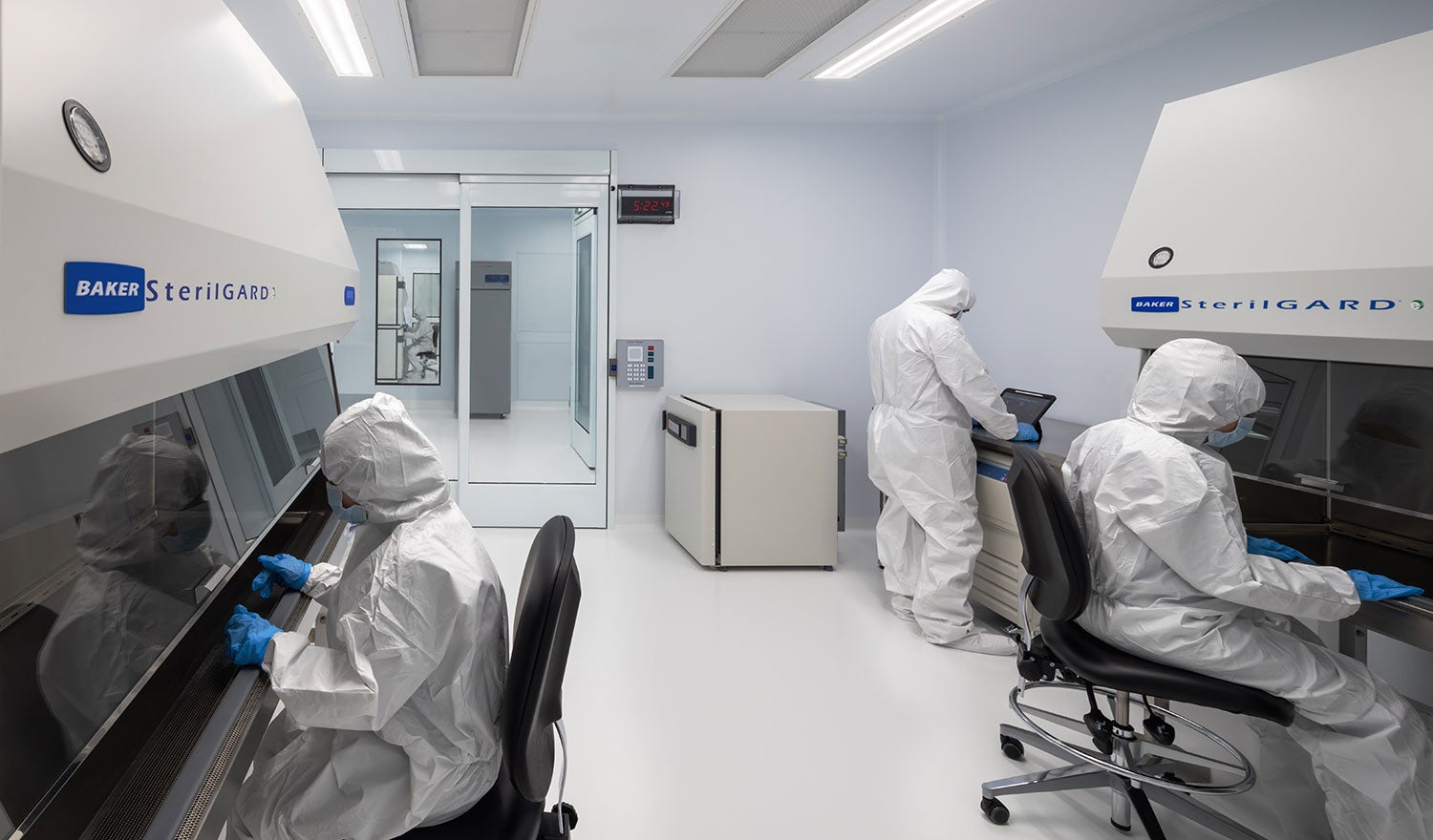 Cedars-Sinai Biomanufacturing Center Cleanroom